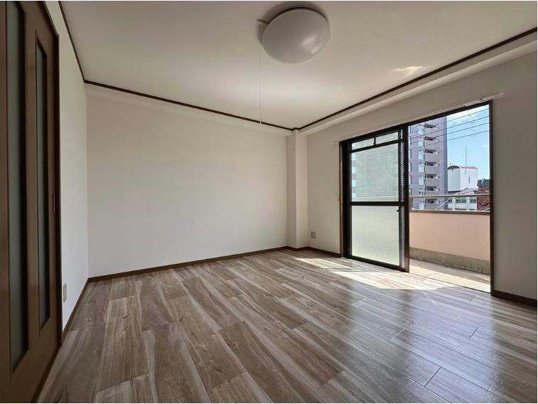 神戸市灘区大石東町６丁目の賃貸マンションの居間・リビング