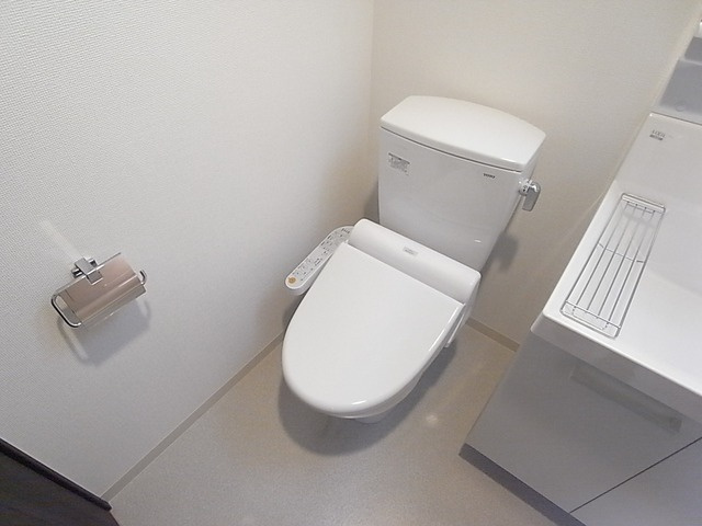 神戸市中央区日暮通３丁目の賃貸マンションのトイレ