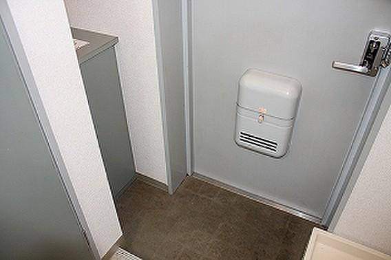 ファミーラ甲南　の玄関