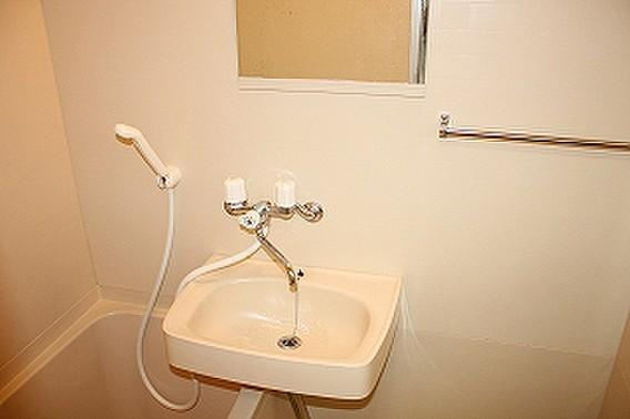 ファミーラ甲南　の洗面所