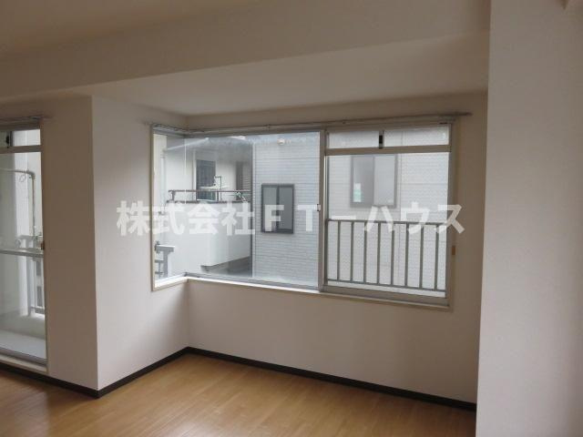 ＴＳハイム市川の居間・リビング