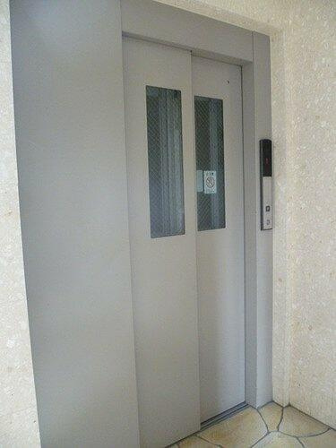 狛江市中和泉５丁目の賃貸マンションのその他共用部分|EV