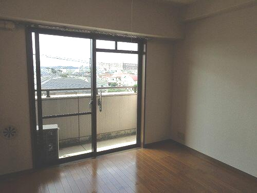 狛江市中和泉５丁目の賃貸マンションの内装