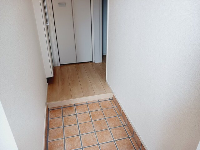 ワンオフティの玄関