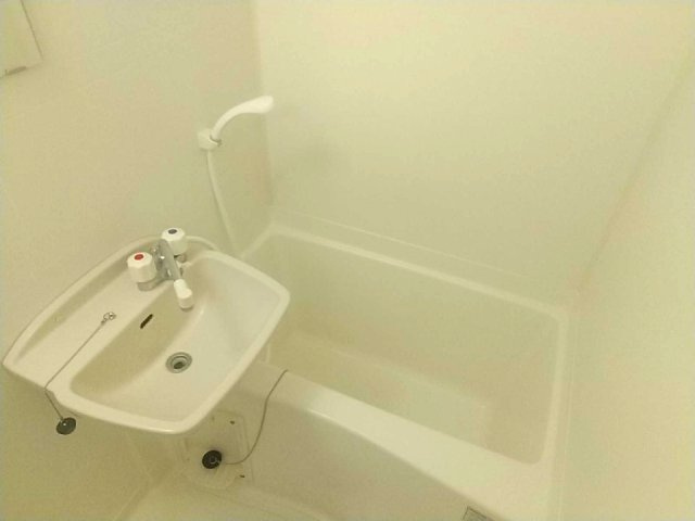 レオパレスＴＡＫＡβの浴室