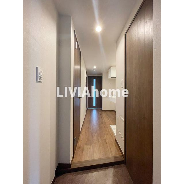 渋谷区代々木２丁目の賃貸マンションの玄関|同シリーズの参考写真です。実際の設備・内装は現況を優先とさせていただきます。