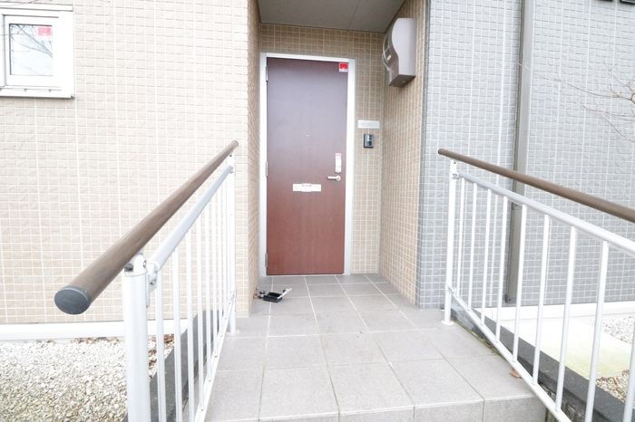 D-roomアスカのエントランス