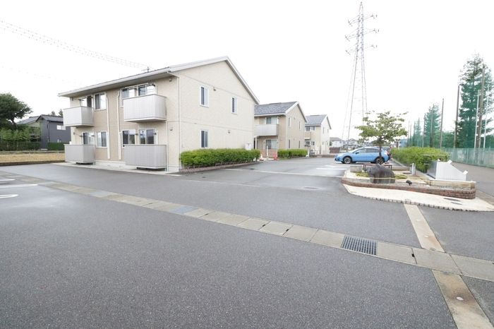 にゅうまごびれっじⅡの駐車場
