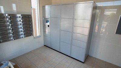 【エントランス】 | あかやま参番館 | 建物の内部です