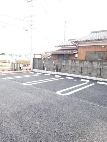アストルムの駐車場