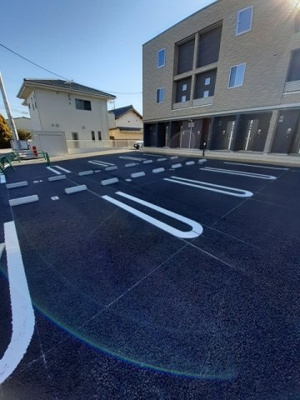 【駐車場】 | エル　ドラード　エボ | 駐車場に車を止められます