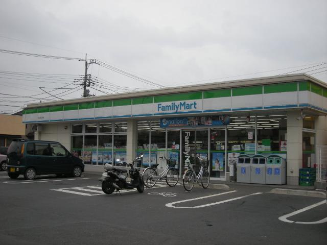 Ｂｌａｎｃ・Ｌｅｙｓｉｎ（ブラン・レザン）の周辺|ファミリーマート川口花山下店まで400ｍ
