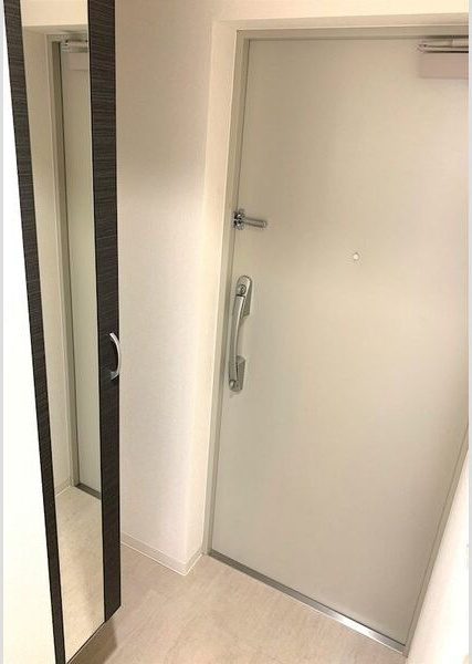 トレヴィ高岳の玄関