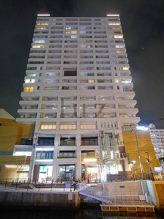 ザスカイクルーズタワーの外観