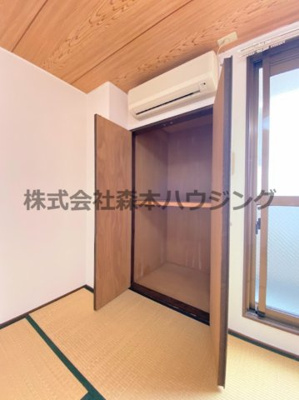 【寝室】 | 　メゾンティグレ | ※同タイプ別室の写真を使用しています。
　設備内容や色調など相違がある場合は実際のお部屋の現状優先となります。