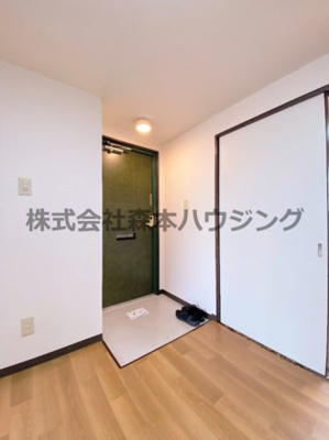 【内装】 | 　メゾンティグレ | ※同タイプ別室の写真を使用しています。
　設備内容や色調など相違がある場合は実際のお部屋の現状優先となります。