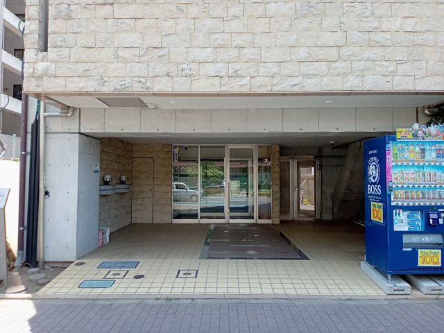 スパシエ府中駅前のエントランス