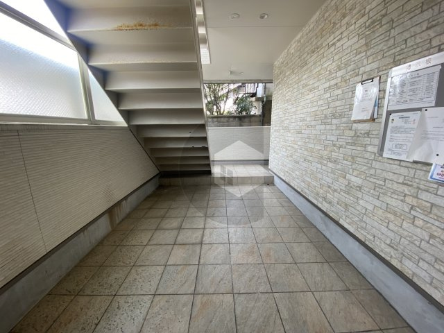 フェリスコート若江北町1のロビー
