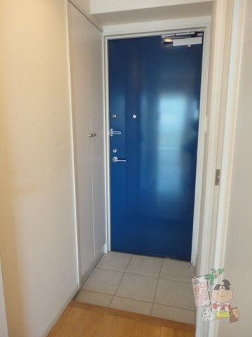 シャインコート岡南町の玄関