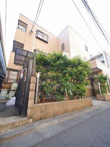 ラティーダ下並木の外観