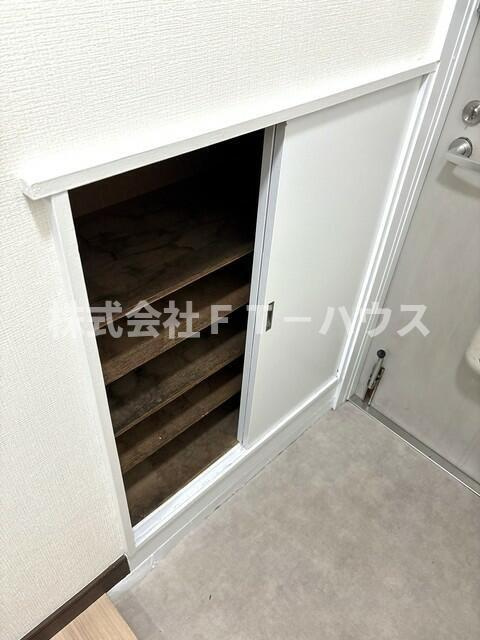 海神コーポの玄関