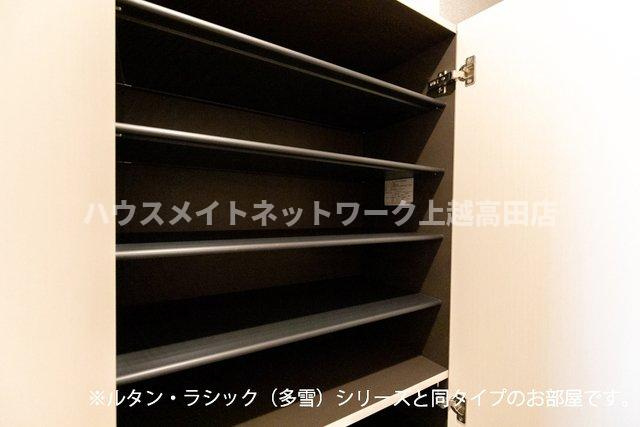 グラン　アクシス　Ⅰの収納|シューズBOX（参考室内写真ルタン・ラシック（多雪）と同タイプ）