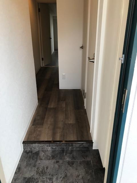 呉市本町の賃貸マンションの玄関