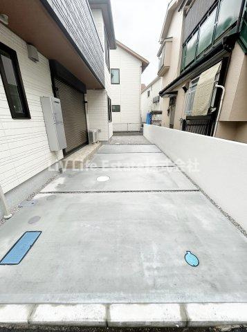 クレスト・トモ