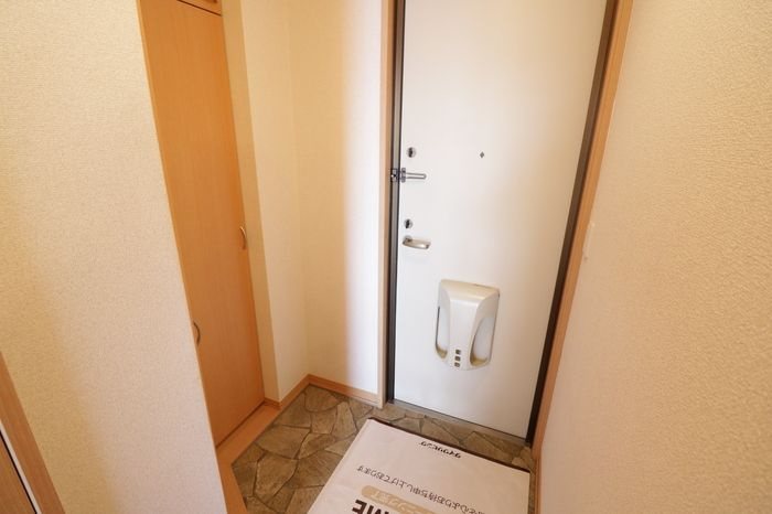 フリージア砺波の玄関