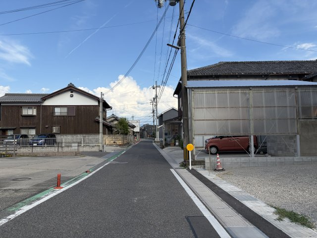 東近江市中野町の前面道路含む現地写真
