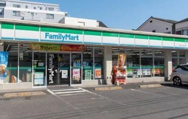 ファミリーマート　…まで2582m