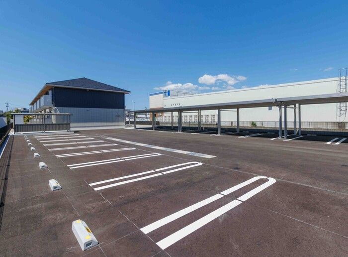On pointの駐車場
