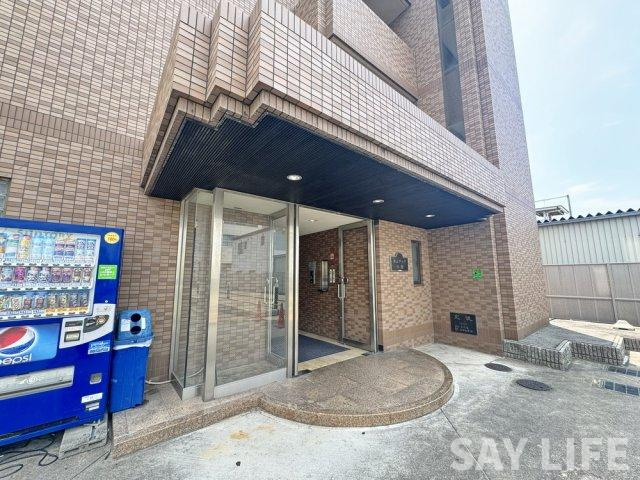 エムテック八尾のエントランス