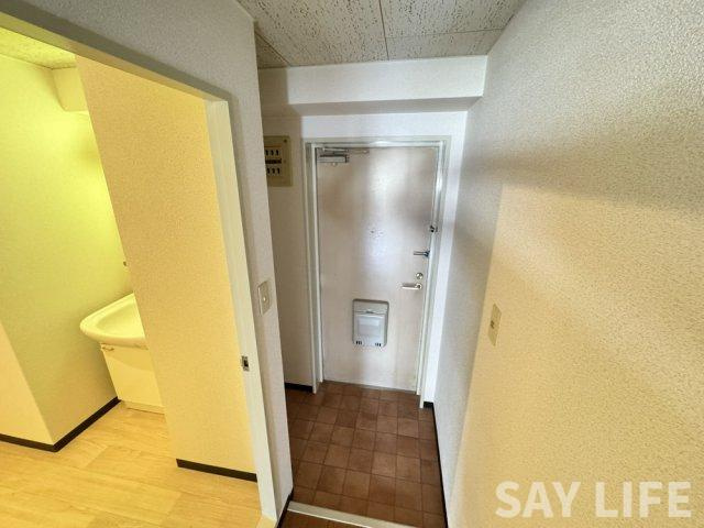 エムテック八尾の玄関
