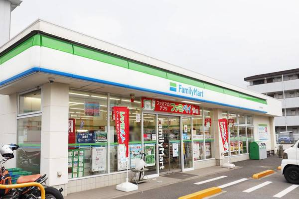 ビレッジハウス串崎２号棟の周辺|ファミリーマートまで500m