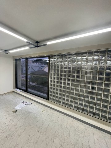 オリーブ代々木ビルの洋室