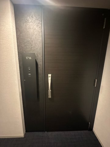 パークシティ中野ザタワーエアーズの玄関