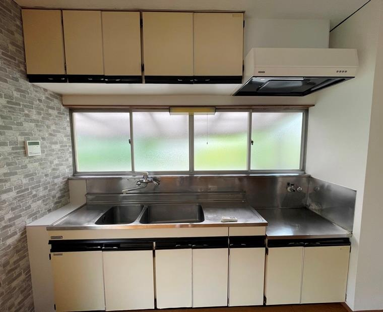 上花輪戸建のキッチン