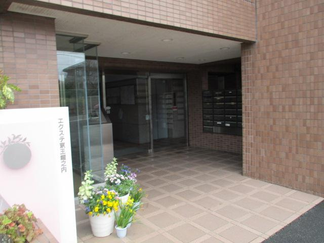 エクステ京王堀之内のエントランス