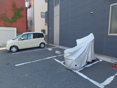 ★敷地内駐車場★（空き状況・使用料等詳細はご確認下さい）