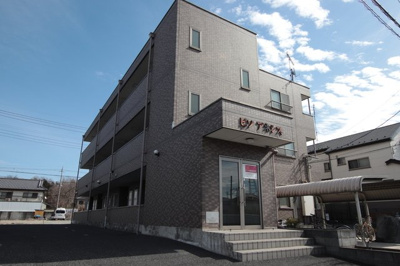 外観タイル張りのマンションです！