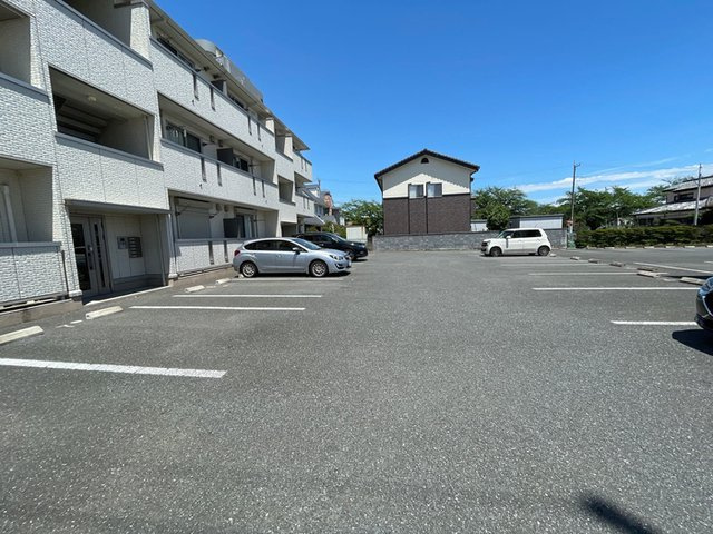 ヴェラハイツＭの駐車場|駐車場