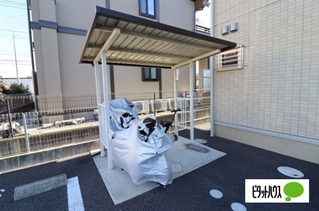 リヴェールの駐車場