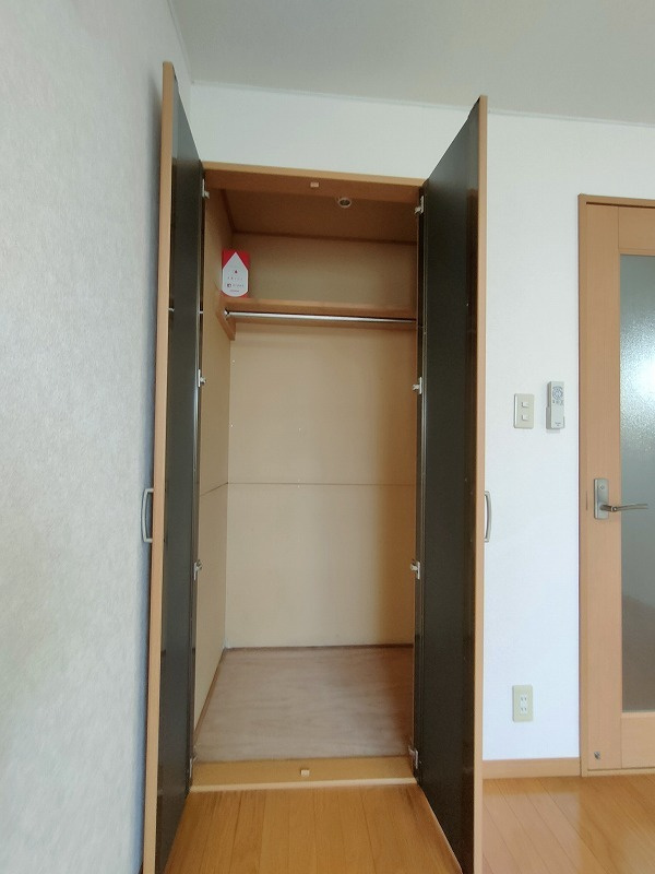 プログレ中央の収納