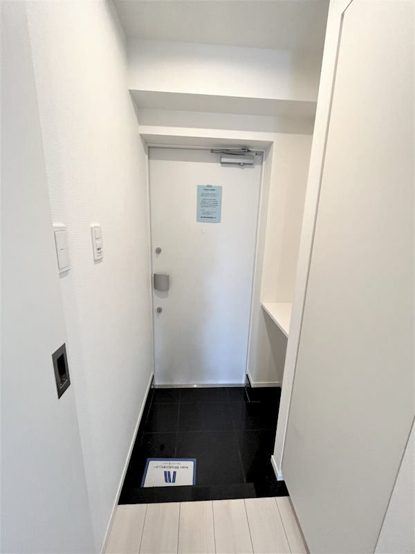 ステージグランデ千歳烏山アジールコートの玄関