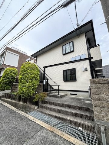山麓荘の外観