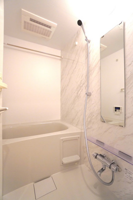【浴室】 | 若葉ビューアパートメント | ※写真は同タイプ住戸です。