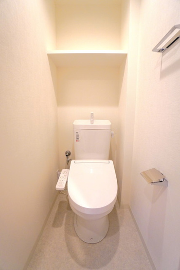 【トイレ】 | 若葉ビューアパートメント | ※写真は同タイプ住戸です。