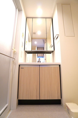 【洗面所】 | 若葉ビューアパートメント | ※写真は同タイプ住戸です。