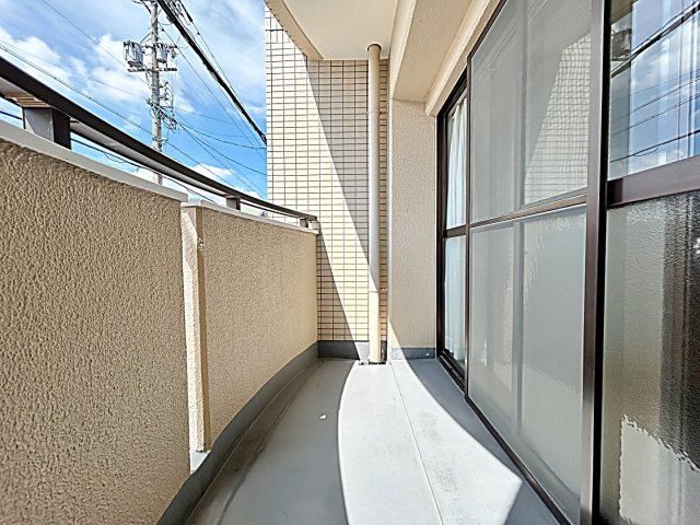 ＮＯＤＡ ＧＵＬＡＮＤＥのバルコニー